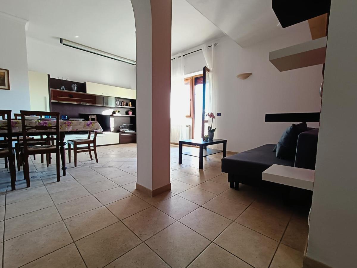 Avellini - Delightful And Spacious Apartment With Terrace - Near Metro A Cornelia روما المظهر الخارجي الصورة